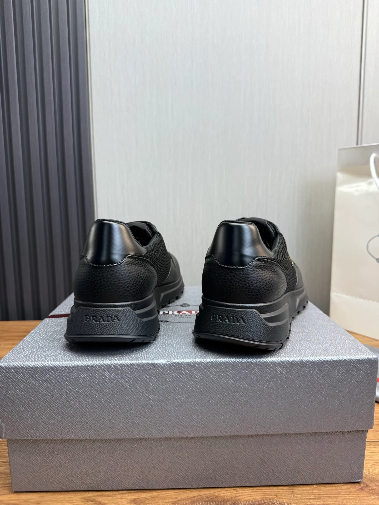 Men's shoes 💰560💰 [PRADA] Men's shoes are popular in the counter, official website is synchronized, 1 high-quality shipment ✔️Original cowhide mesh + cowhide lining, 1🆚1 replica, original sole, 38-45 (45 customized, non-refundable)